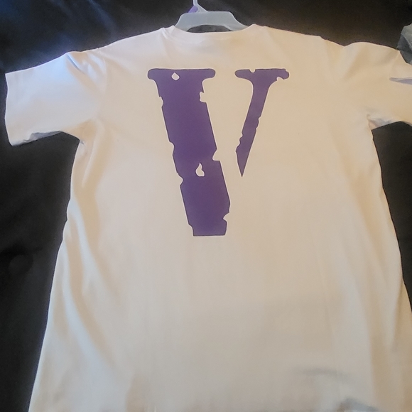 Vlone "friends" shirt - Picture 3 of 4